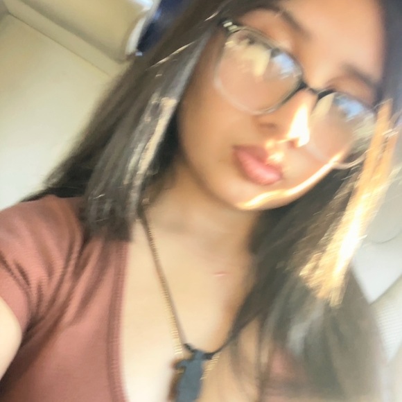 Meet your Posher, Makayla - Picture 5 of 9